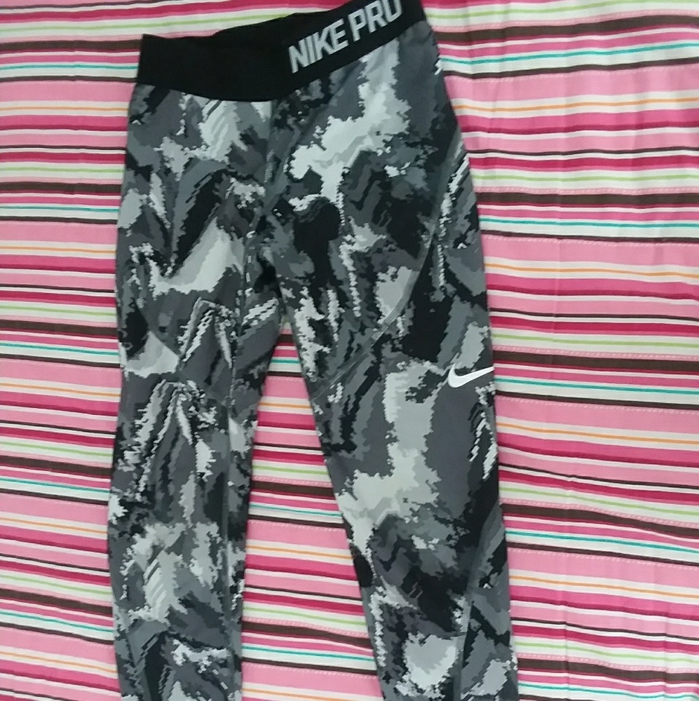 Nike Pro leggings
